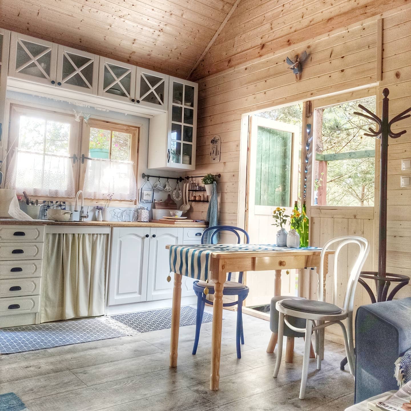 rustic kitchen breakfast table wood roof